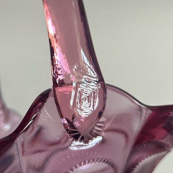 Vintage Fenton Glass Dusty Rose Reverse Stars and Sun Scalloped Edge Basket - Picture 5 of 10